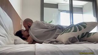 The neighbor let me cum inside her pussy so the cuckold could suck it when he arrived - porn video