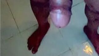 APNA TALWAR SE NIKLA PANI - porn video