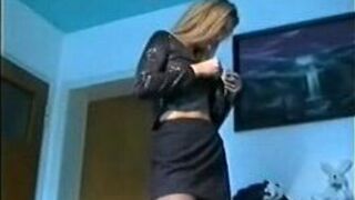 Teen blonde dressing room and at home - porn video