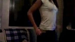 Spanish girl masturbates while dancing with the wii - porn video